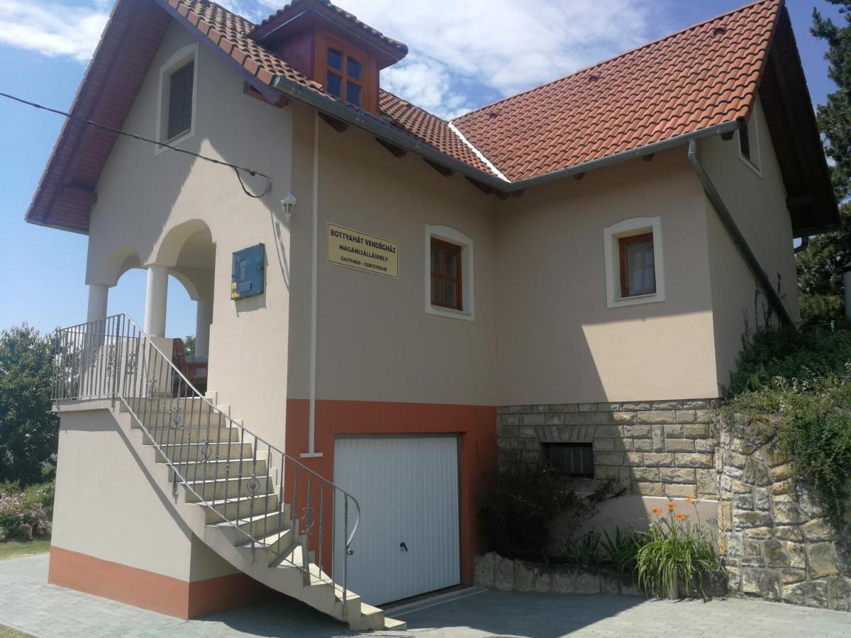 Bottyahat Guesthouse Rezi Dış mekan fotoğraf